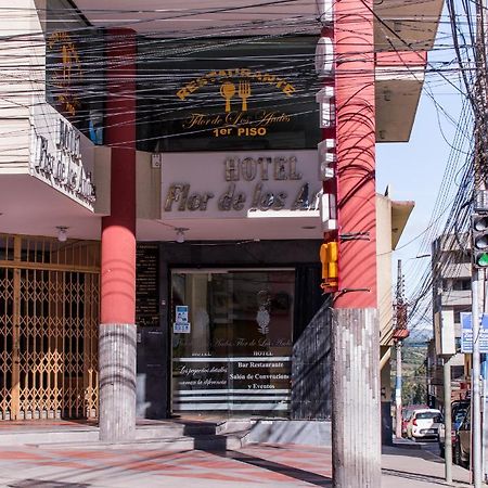 Hotel Flor De Los Andes Tulcán Zewnętrze zdjęcie