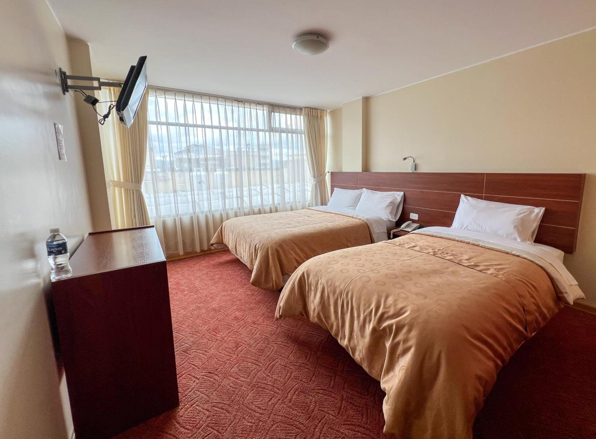 Hotel Flor De Los Andes Tulcán Zewnętrze zdjęcie