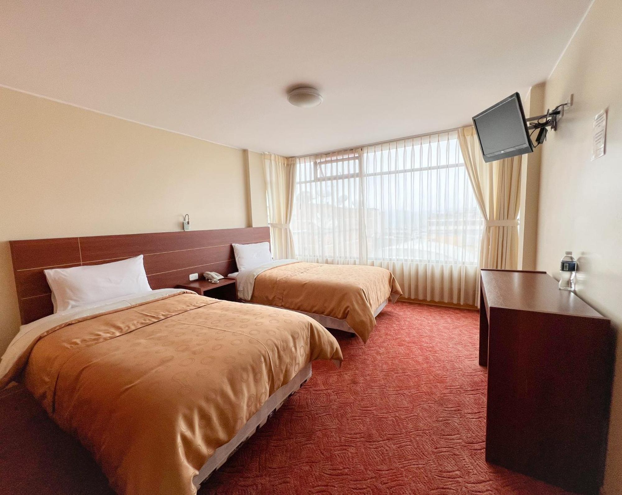 Hotel Flor De Los Andes Tulcán Zewnętrze zdjęcie